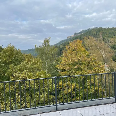 公寓 Haus Charlottenburg 2, Zentrumsnah Mit Blick Auf Festung, Mit Sauna-option 柯尼希施泰因易北