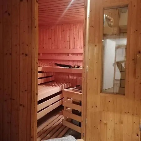 Haus Charlottenburg 2, Zentrumsnah Mit Blick Auf Festung, Mit Sauna-option *